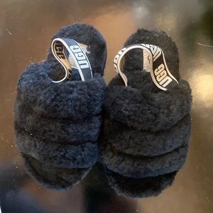 Toddler UGG slippers like new